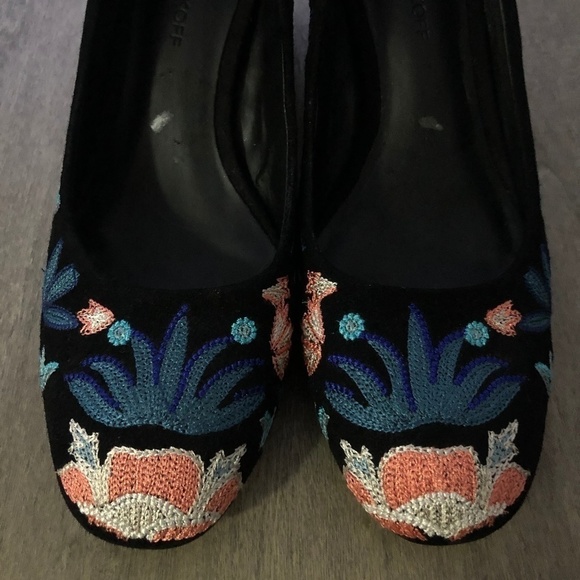 REBECCA MINKOFF EMBROIDERED ANKLE STRAP HEEL 7.5 - Picture 7 of 7
